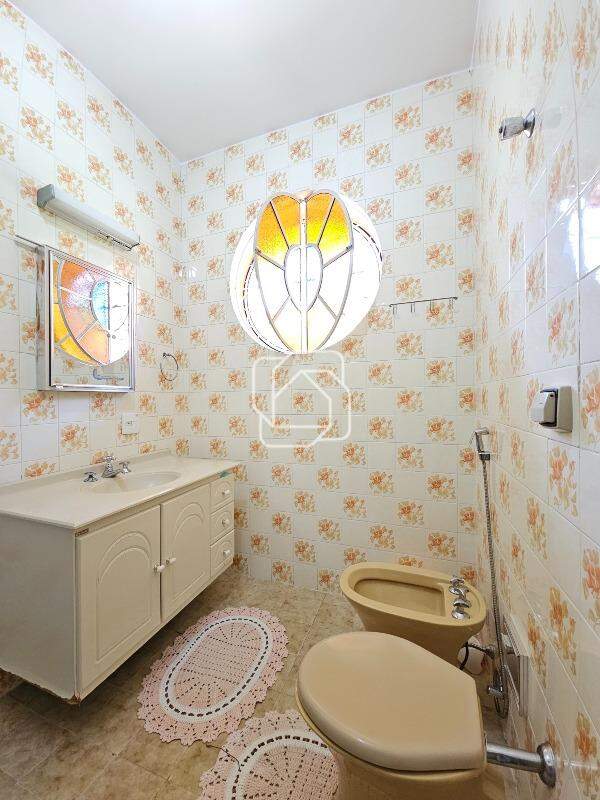 Casa de Condomínio à venda em Indaiatuba - SP - Recanto das Flores: Banheiro