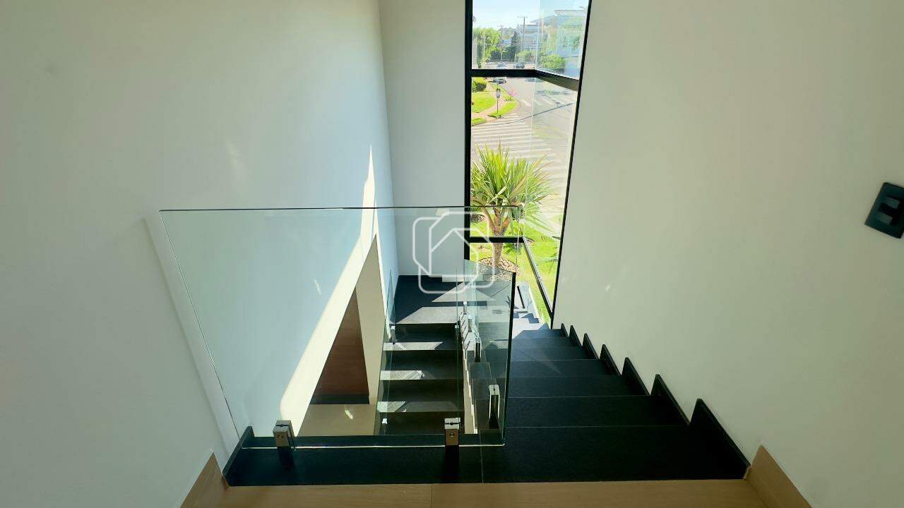 Casa de Condomínio à venda em Indaiatuba - SP - Jardim Villa Romana: Escadas