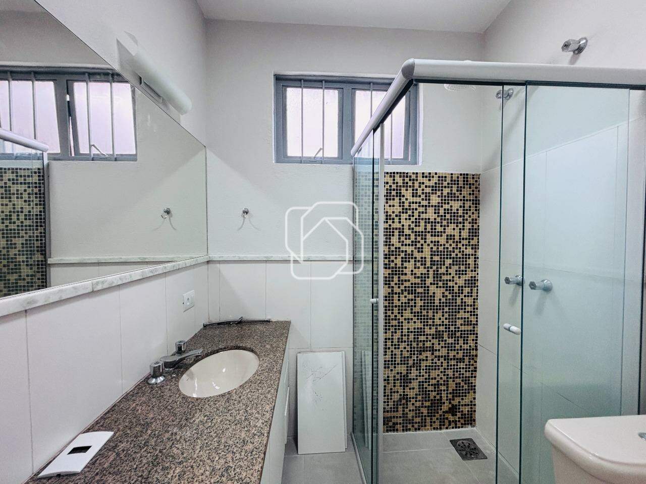 Casa de Condomínio à venda em Itu - SP - Condomínio Portal de Itu: Banheiro