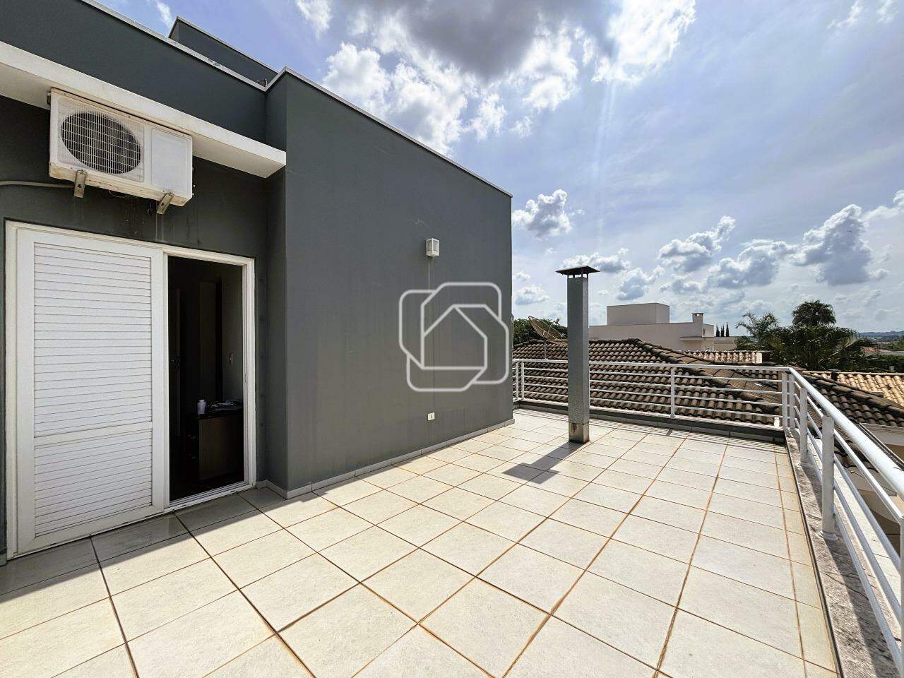 Casa de Condomínio à venda em Itu - SP - Parque do Varvito: Varanda 