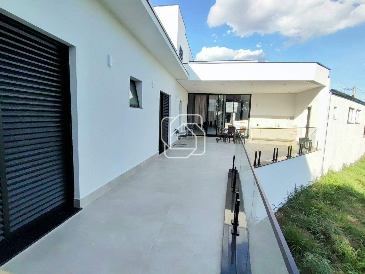 Casa de Condomínio à venda em Itu - SP - Condomínio Gardenville: Varanda das suítes