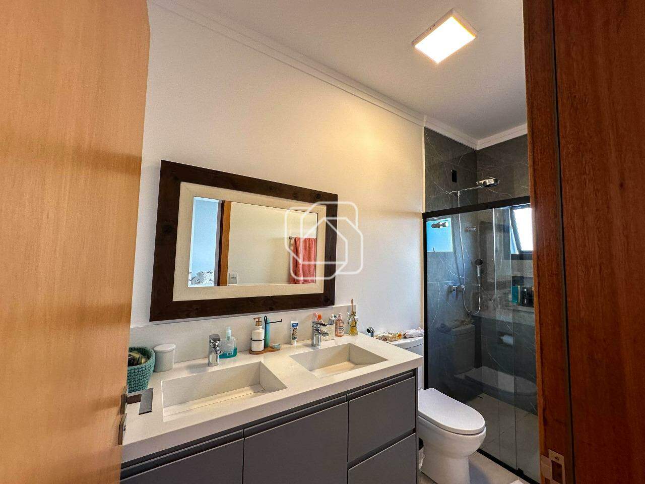 Casa de Condomínio para aluguel em Itu - SP - Condomínio Villas do Golfe: Banheiro