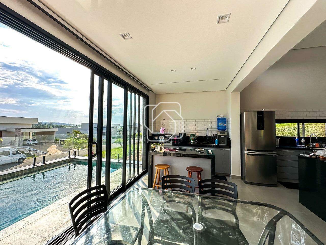 Casa de Condomínio para aluguel em Itu - SP - Condomínio Villas do Golfe: Cozinha e sala de jantar