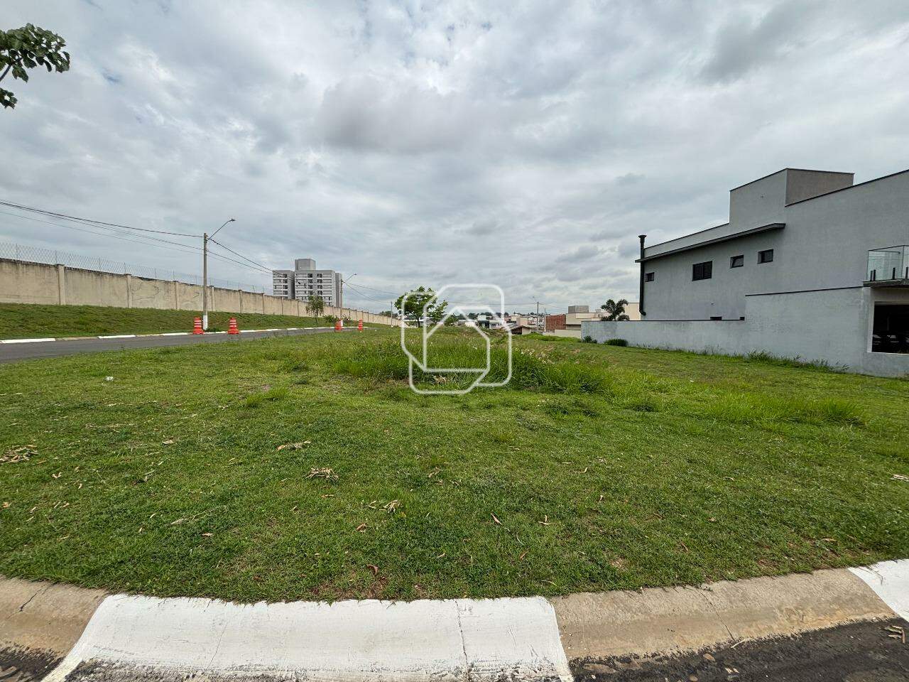 Terreno à venda em Itu - SP - Condomínio Gardenville: 