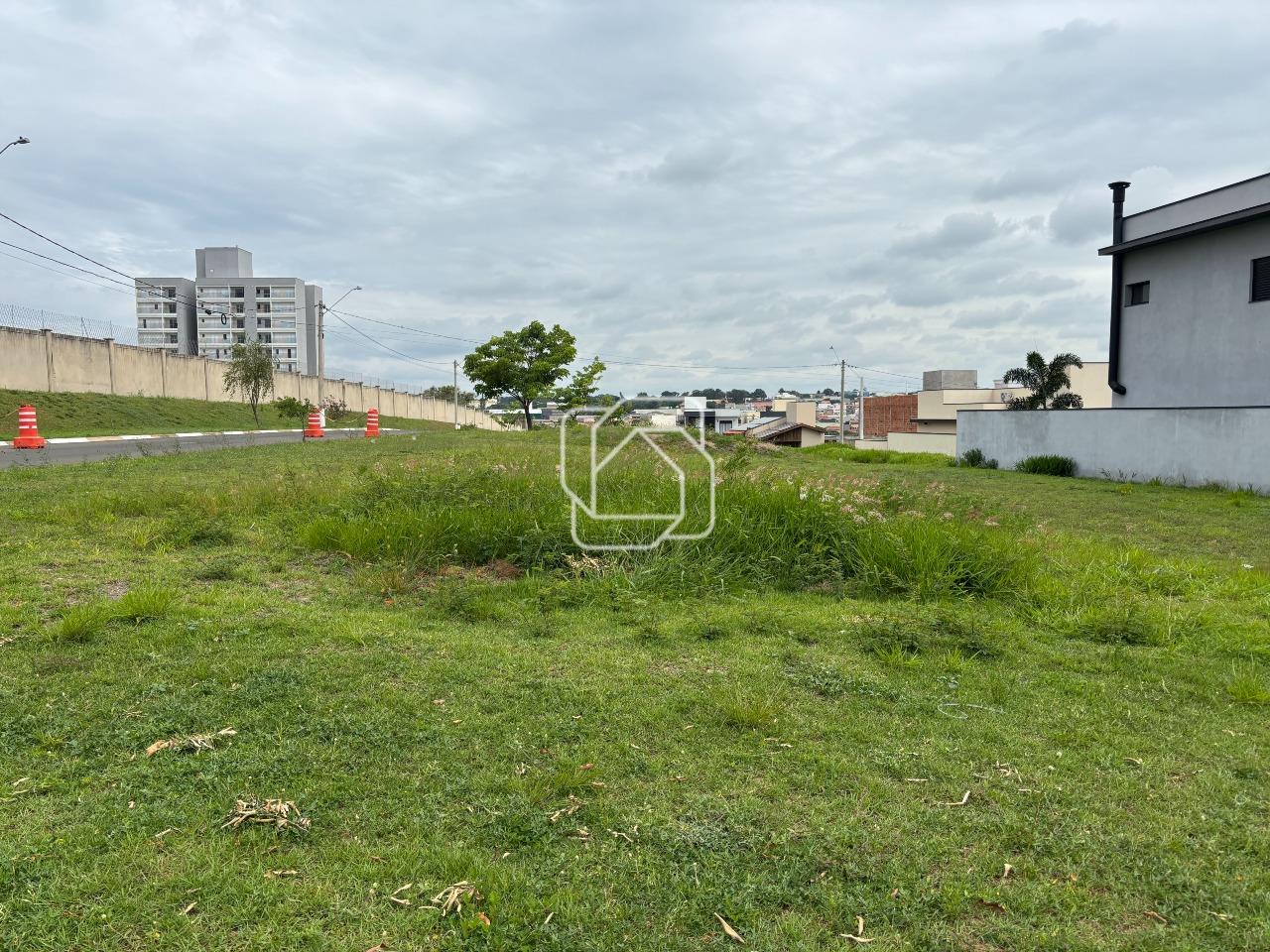 Terreno à venda em Itu - SP - Condomínio Gardenville: 