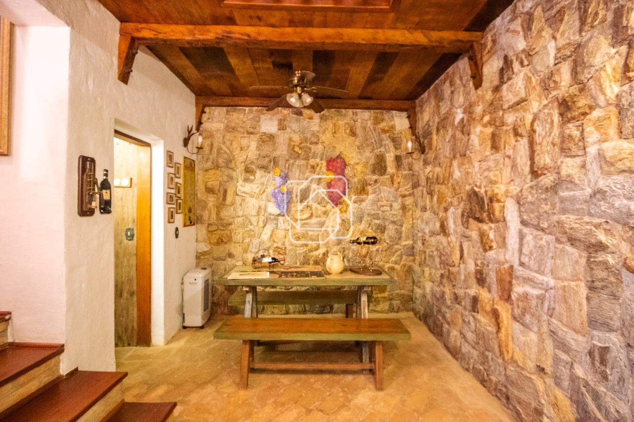 Casa de Condomínio à venda em Indaiatuba - SP - Colinas do Mosteiro de Itaici: Adega