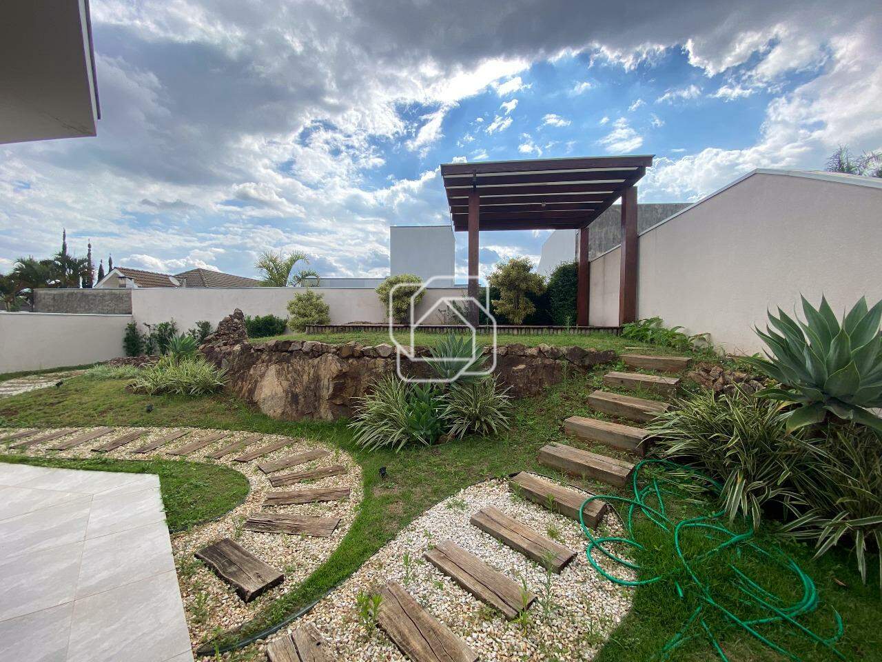 Casa de Condomínio à venda em Itu - SP - Jardim Theodora: Área Externa