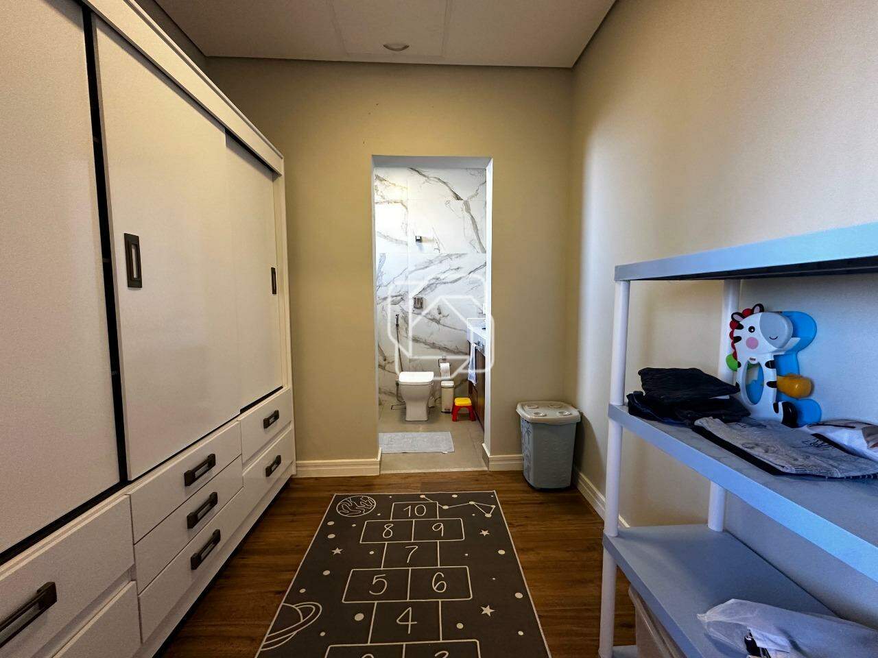 Casa de Condomínio à venda em Itu - SP - Residencial Saint Paul: Closet da suíte 1