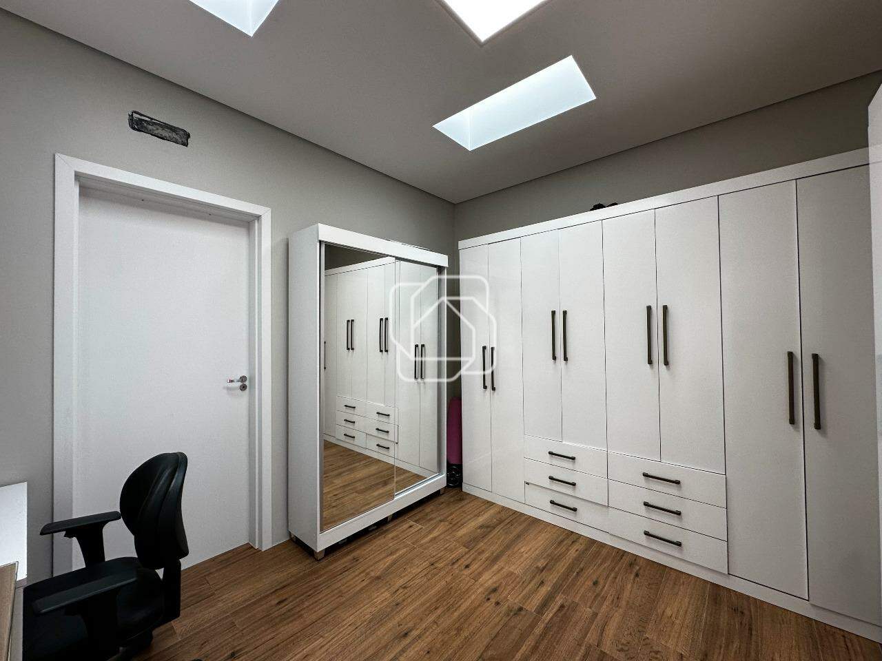 Casa de Condomínio à venda em Itu - SP - Residencial Saint Paul: Closet da suíte Master