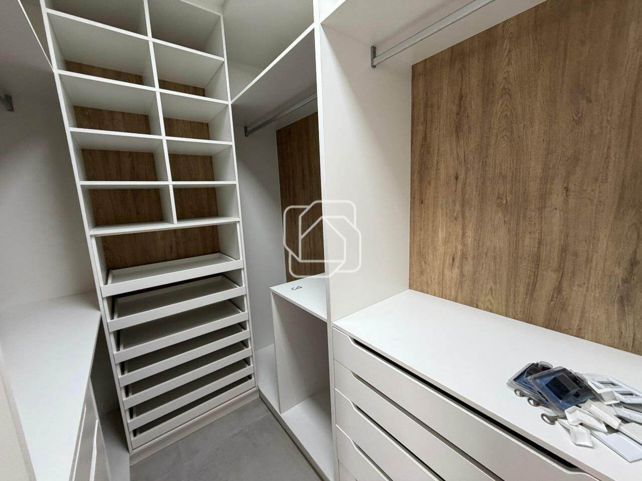 Casa de Condomínio à venda em Indaiatuba - SP - Residencial Duas Marias: Closet