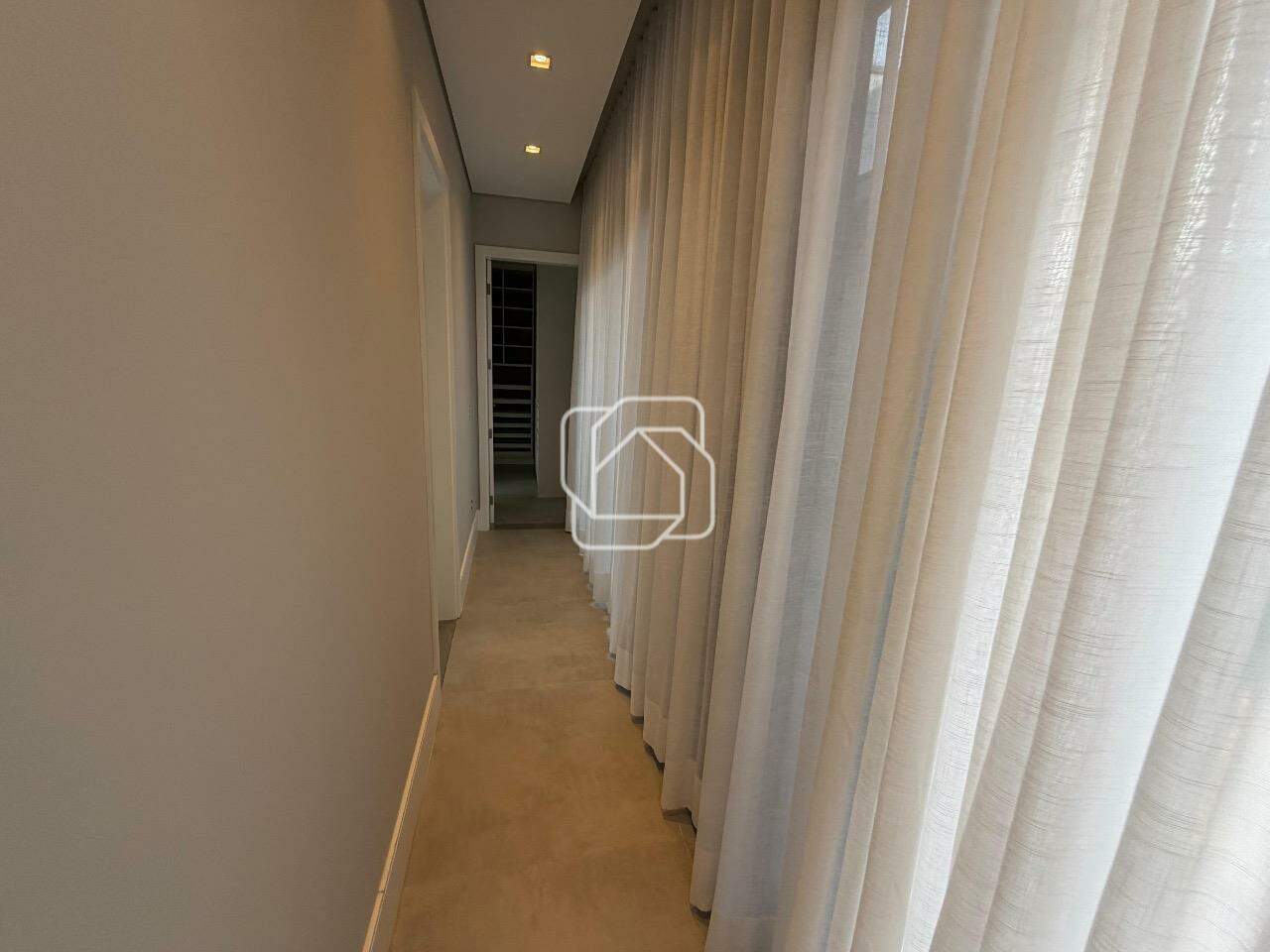 Casa de Condomínio à venda em Indaiatuba - SP - Residencial Duas Marias: Corredor