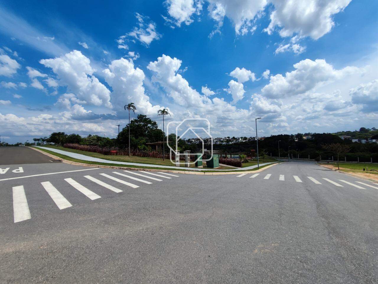 Terreno à venda em Indaiatuba - SP - Reserva Petrus: Rua do terreno