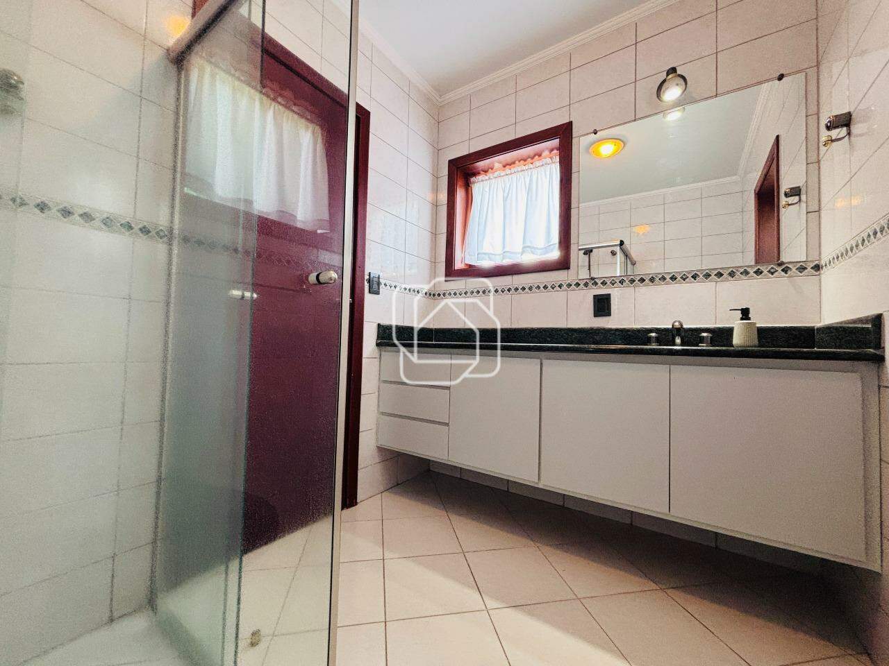 Casa de Condomínio à venda em Itu - SP - Condomínio Campos de Santo Antônio: Banheiro