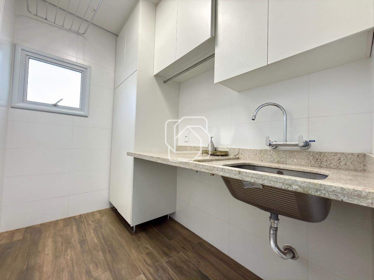 Casa de Condomínio à venda em Itu - SP - Residencial Saint Paul: Lavanderia no piso superior junto aos dormitorios