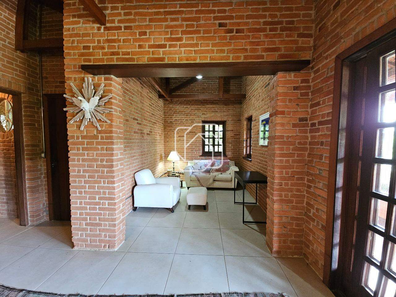 Casa de Condomínio à venda em Indaiatuba - SP - Recanto das Flores: Sala de estar