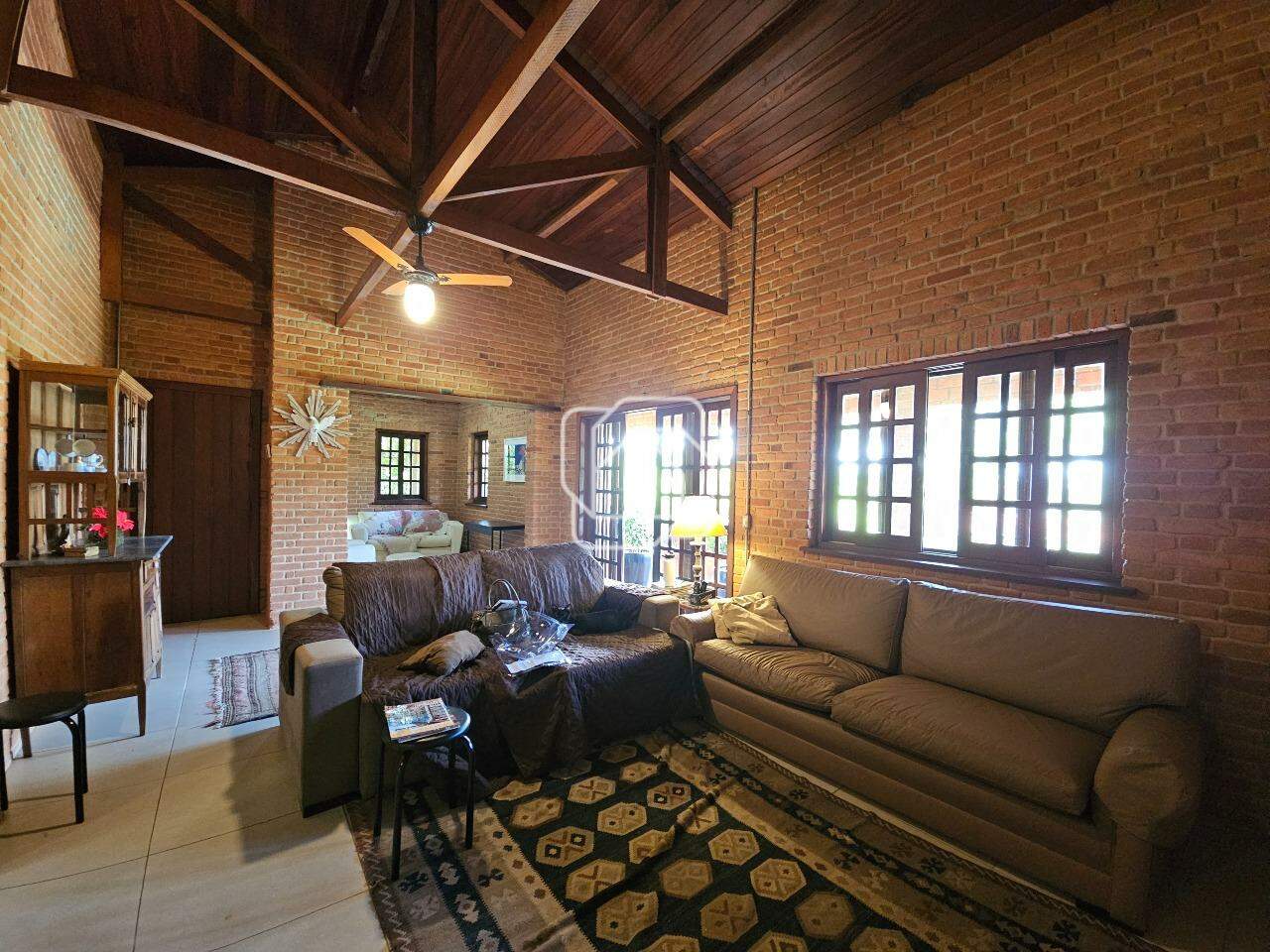Casa de Condomínio à venda em Indaiatuba - SP - Recanto das Flores: Sala de TV