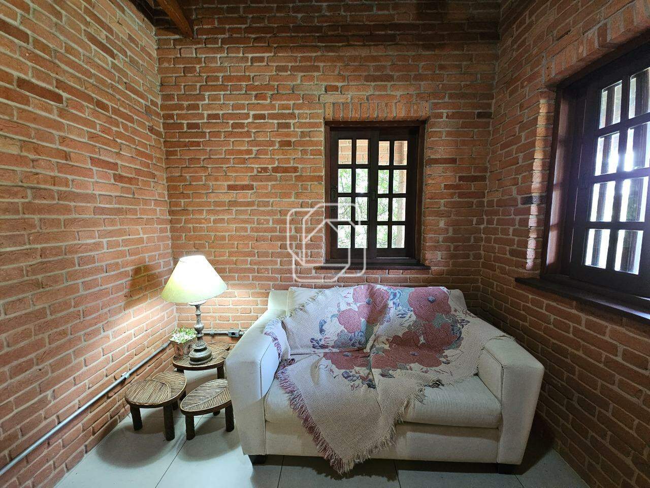 Casa de Condomínio à venda em Indaiatuba - SP - Recanto das Flores: Sala de estar
