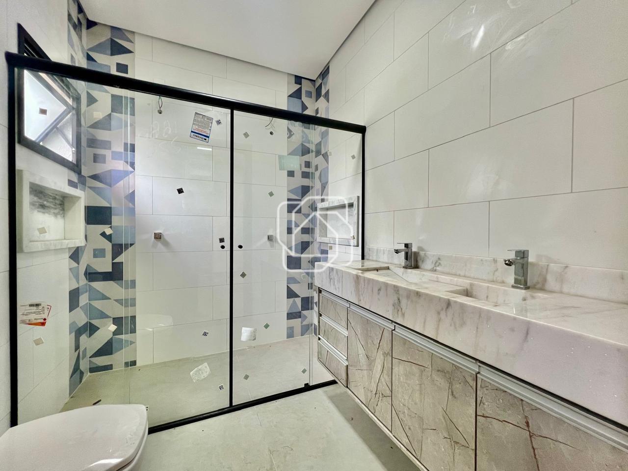 Casa de Condomínio à venda em Salto - SP - Residencial Lagos D’Icaraí: Banheiro