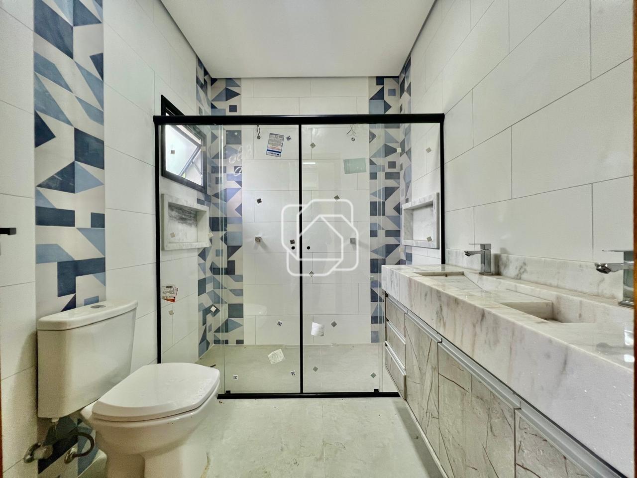 Casa de Condomínio à venda em Salto - SP - Residencial Lagos D’Icaraí: Banheiro