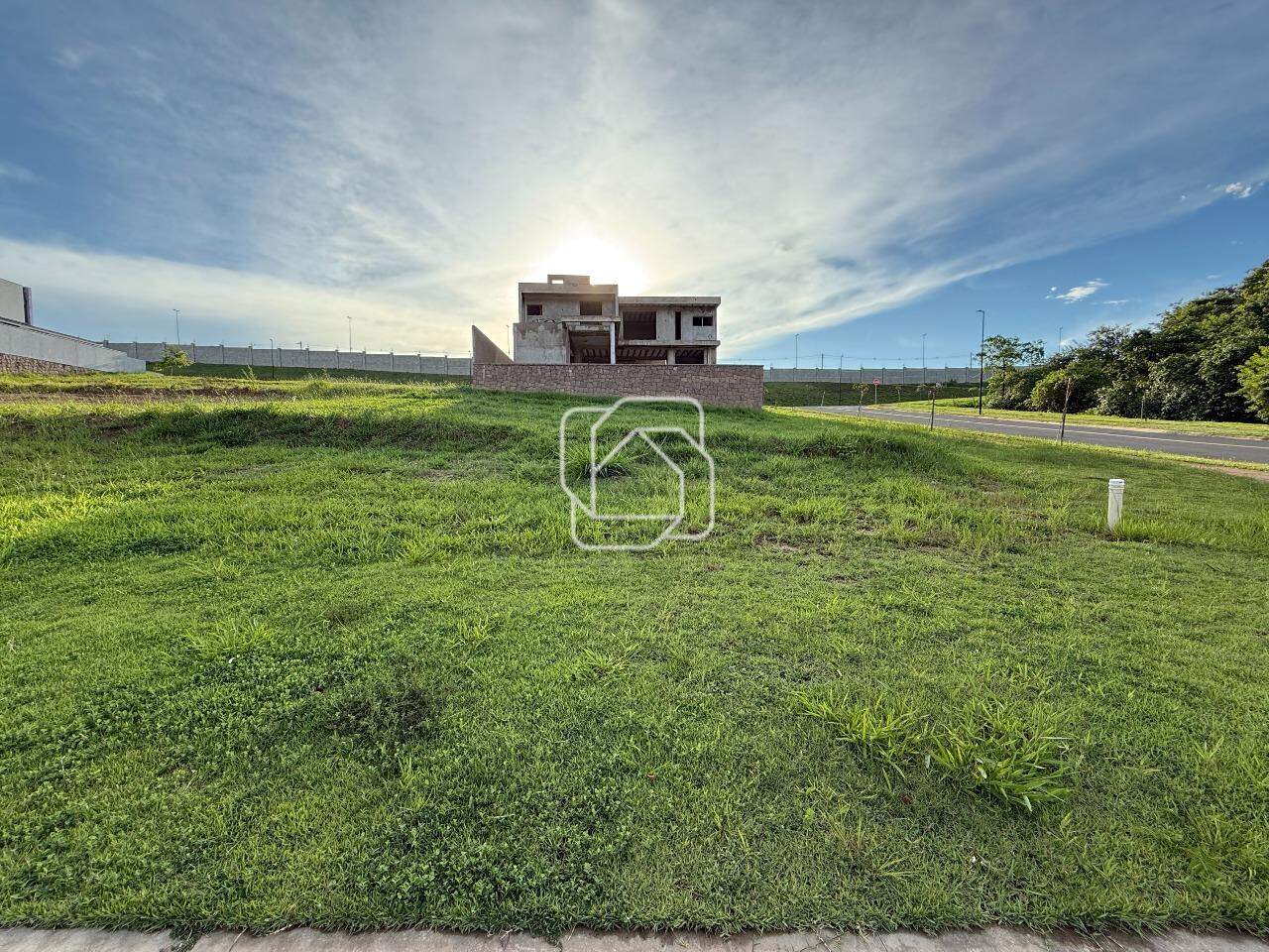 Terreno à venda em Indaiatuba - SP - Parque Villa dos Pinheiros: Visão geral do terreno