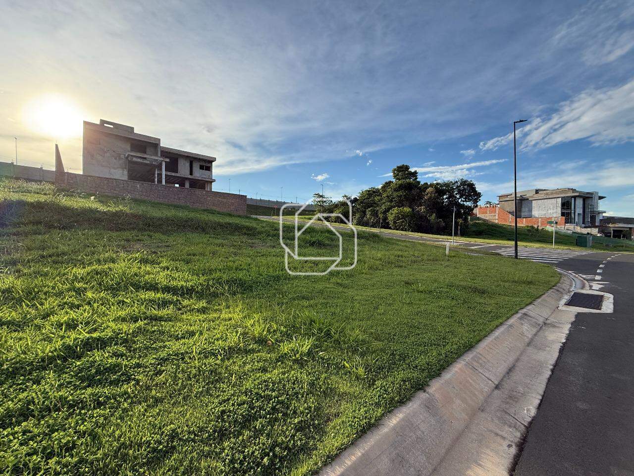 Terreno à venda em Indaiatuba - SP - Parque Villa dos Pinheiros: Visão geral do terreno