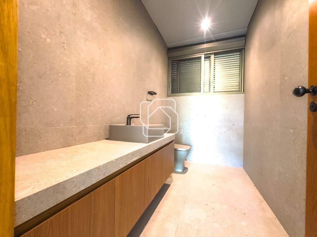 Casa de Condomínio à venda em Indaiatuba - SP - Recanto das Flores: Banheiro