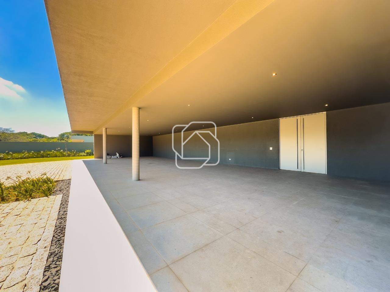 Casa de Condomínio à venda em Indaiatuba - SP - Recanto das Flores: Garagem