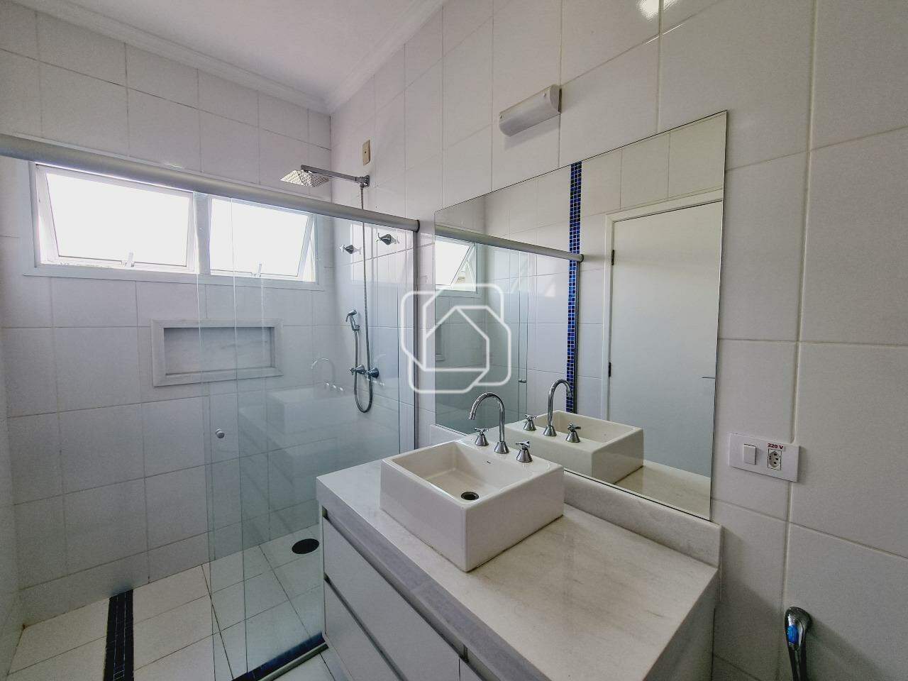 Casa de Condomínio para aluguel em Indaiatuba - SP - Jardim Vila Paradiso: Banheiro