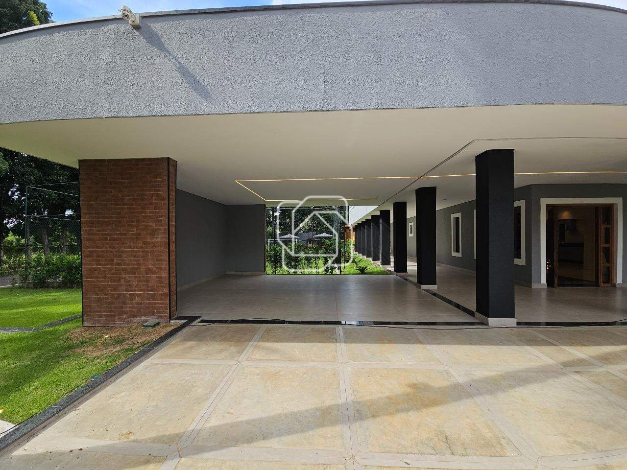 Casa de Condomínio à venda em Indaiatuba - SP - Vale das Laranjeiras: Garagem