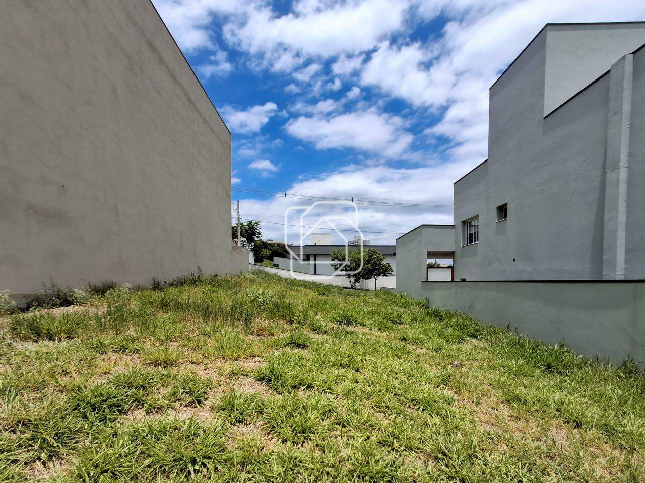 Terreno à venda em Itu - SP - Condomínio Gardenville: