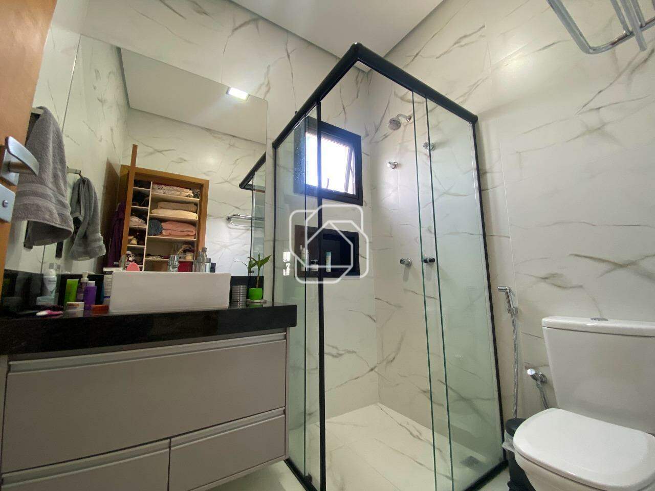 Casa de Condomínio para aluguel em Indaiatuba - SP - Loteamento Park Gran Reserve: Banheiro