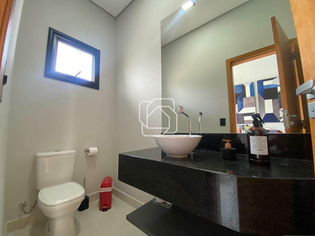 Casa de Condomínio para aluguel em Indaiatuba - SP - Loteamento Park Gran Reserve: Lavabo