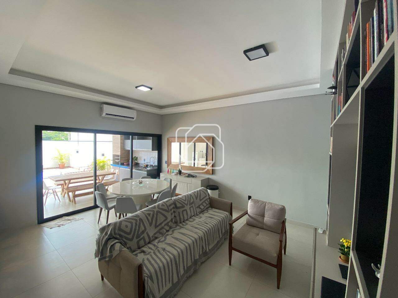 Casa de Condomínio para aluguel em Indaiatuba - SP - Loteamento Park Gran Reserve: Sala de estar