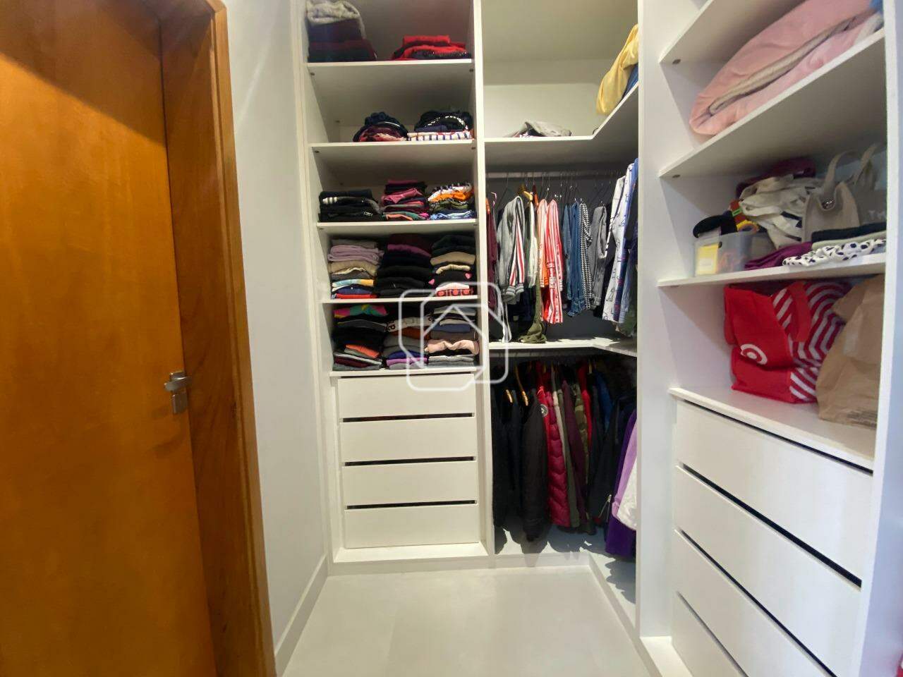 Casa de Condomínio para aluguel em Indaiatuba - SP - Loteamento Park Gran Reserve: Closet