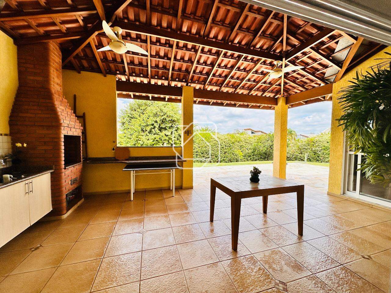 Casa de Condomínio à venda em Salto - SP - Terras de Mont Serrat: Área da Churrasqueira