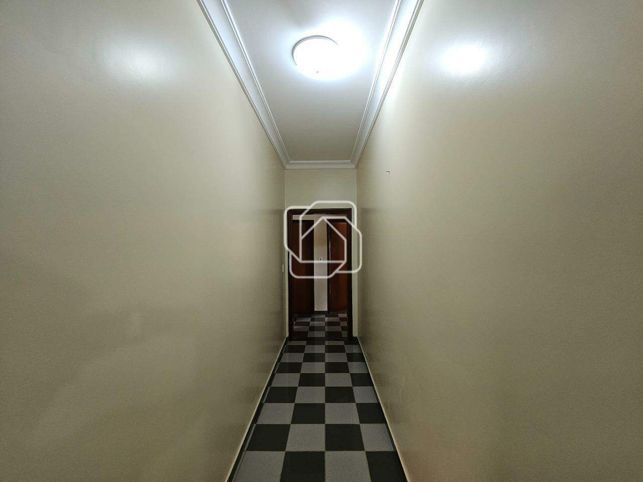 Casa de Condomínio à venda em Indaiatuba - SP - Lagos de Shanadu: Corredor