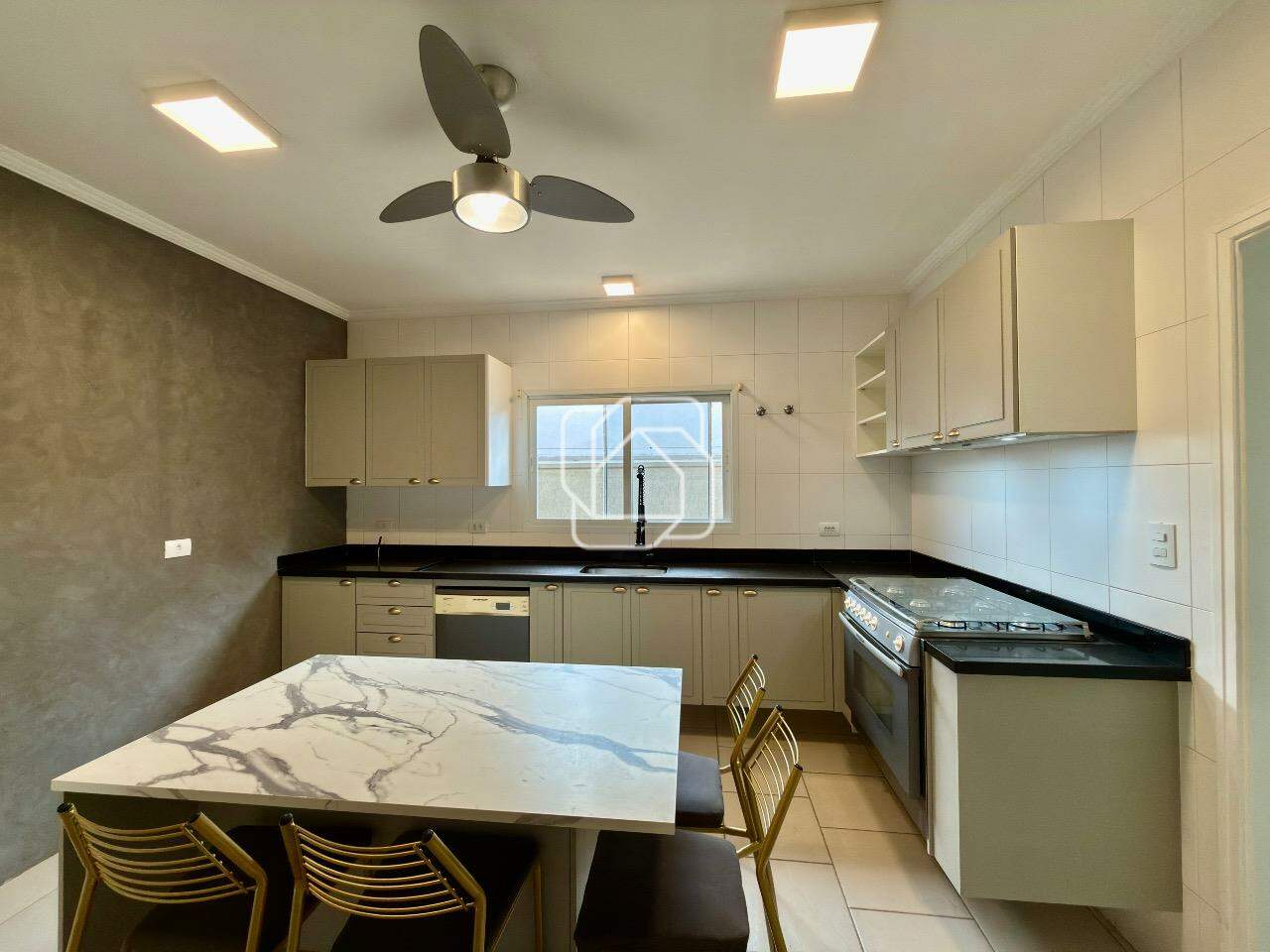 Casa de Condomínio à venda em Itu - SP - Portal da Vila Rica : Cozinha