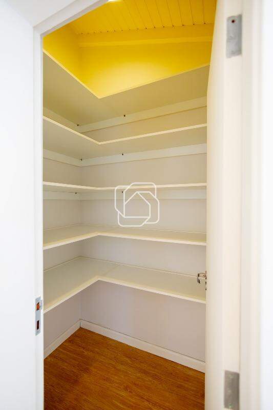Casa de Condomínio para aluguel em Indaiatuba - SP - Residencial Beira da Mata: Closet