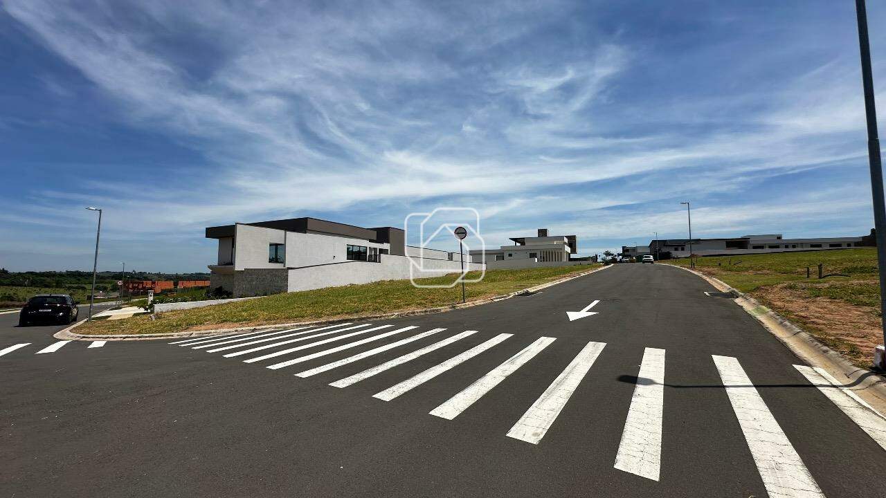 Terreno à venda em Indaiatuba - SP - Reserva Petrus: Rua do terreno