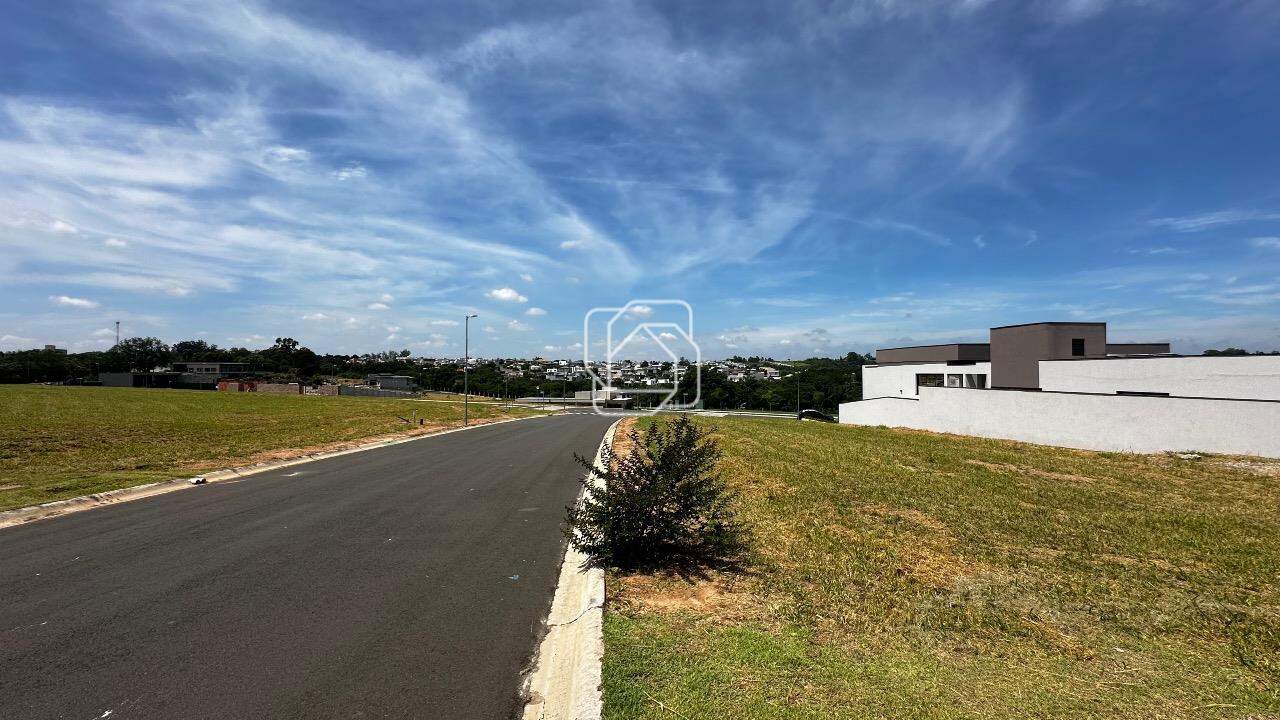 Terreno à venda em Indaiatuba - SP - Reserva Petrus: Rua do terreno