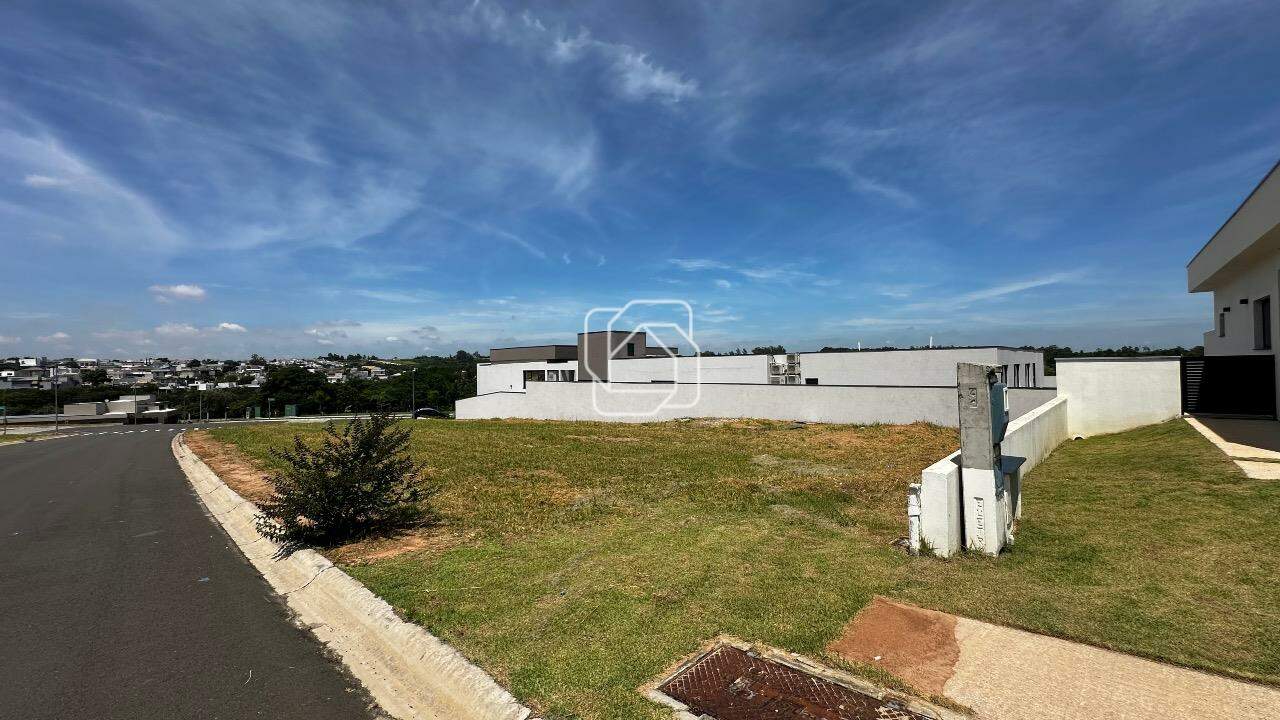 Terreno à venda em Indaiatuba - SP - Reserva Petrus: Rua do terreno