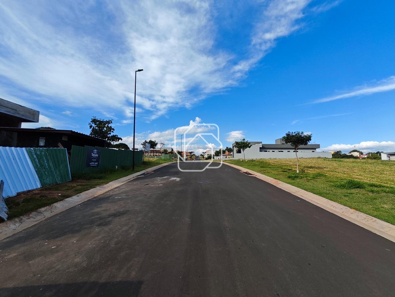 Terreno à venda em Indaiatuba - SP - Jardim Villa Sapezal: Rua do terreno