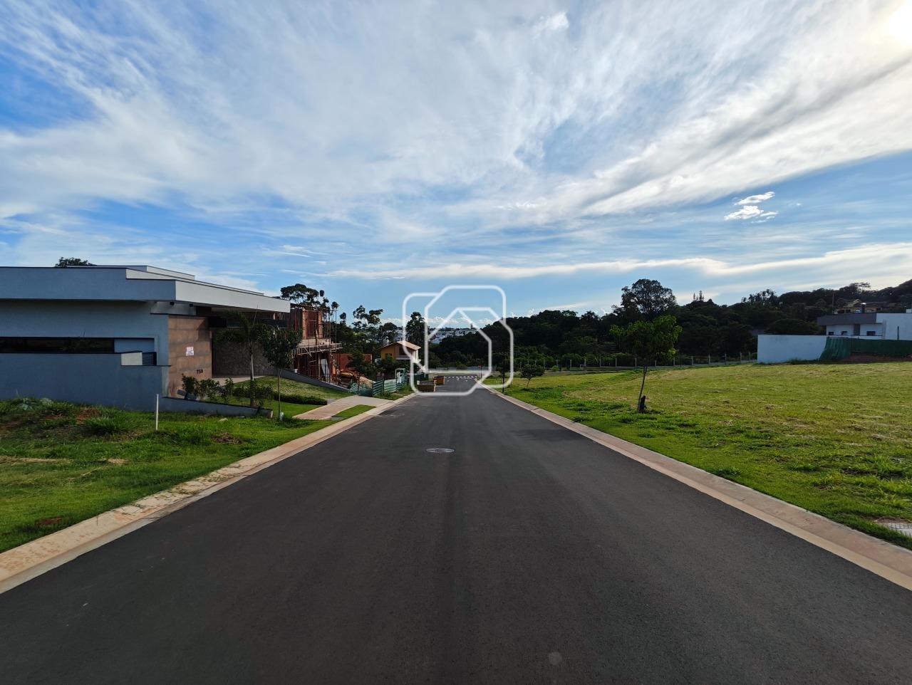 Terreno à venda em Indaiatuba - SP - Jardim Villa Sapezal: Rua do terreno