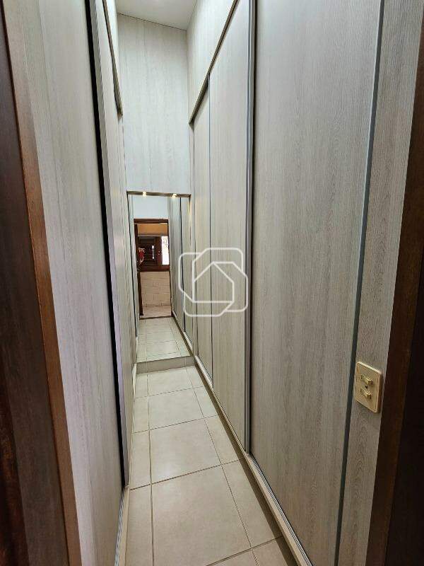 Casa de Condomínio à venda em Indaiatuba - SP - Recanto das Flores: Closet