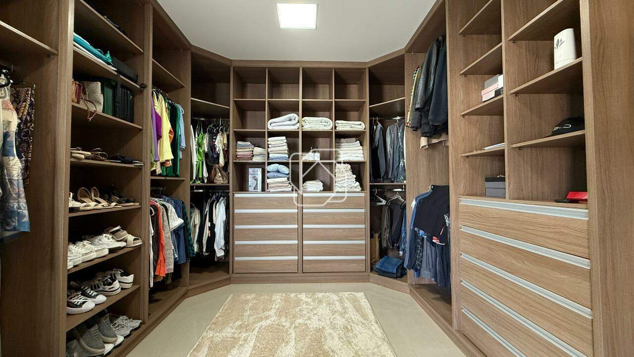 Casa de Condomínio à venda em Indaiatuba - SP - Jardim Residencial Maria Dulce: Closet