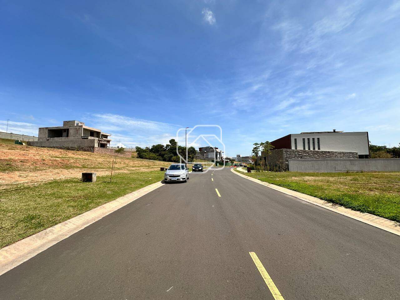 Terreno à venda em Indaiatuba - SP - Parque Villa dos Pinheiros: Rua do terreno