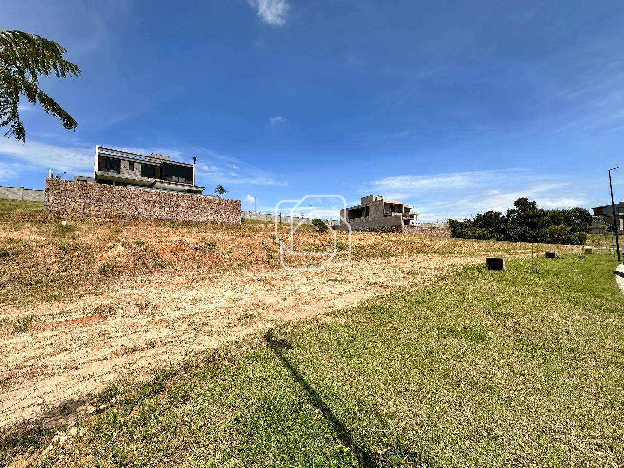 Terreno à venda em Indaiatuba - SP - Parque Villa dos Pinheiros: Visão geral do terreno