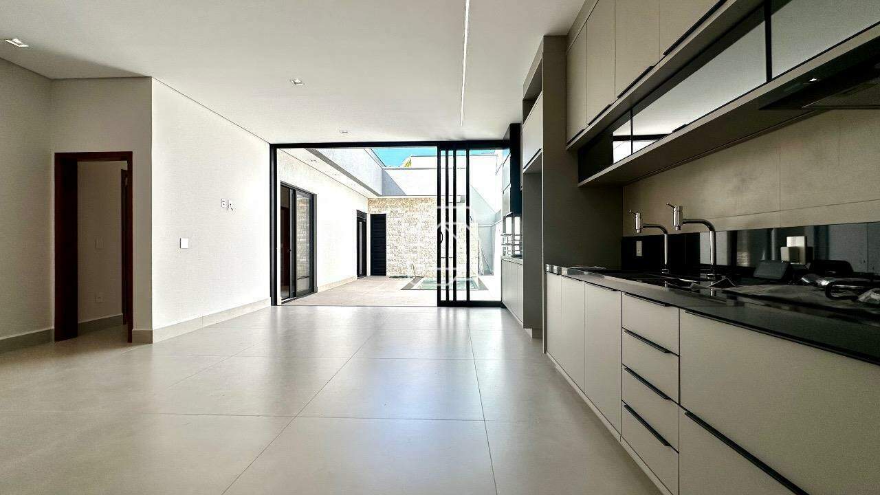 Casa de Condomínio à venda em Indaiatuba - SP - Jardim Residencial Dona Maria José: Cozinha integrada