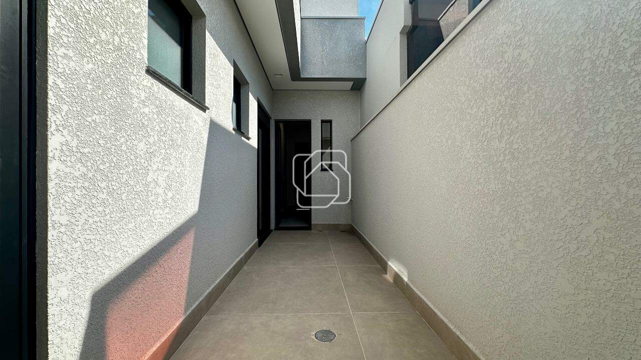Casa de Condomínio à venda em Indaiatuba - SP - Jardim Residencial Dona Maria José: Corredor lateral
