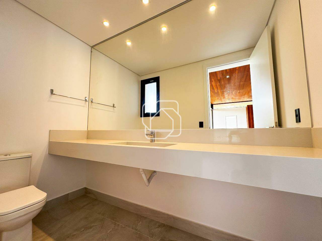 Casa de Condomínio para aluguel em Itu - SP - Condomínio Terras de São José: Lavabo